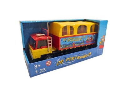 Pietenbus met toetergeluid